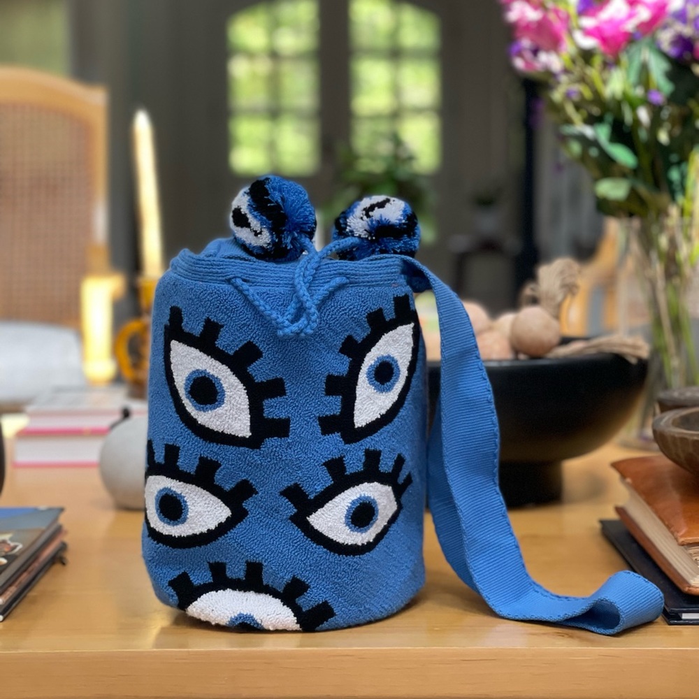 Wayuu Crossbody/shoulder bag, Lucky eye Puyado ( punch needle)Handmade.